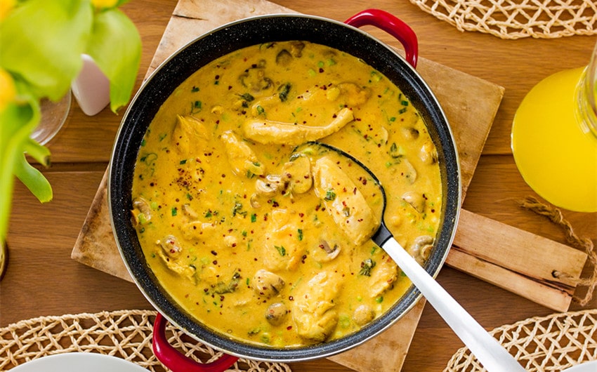 what does yellow curry taste like